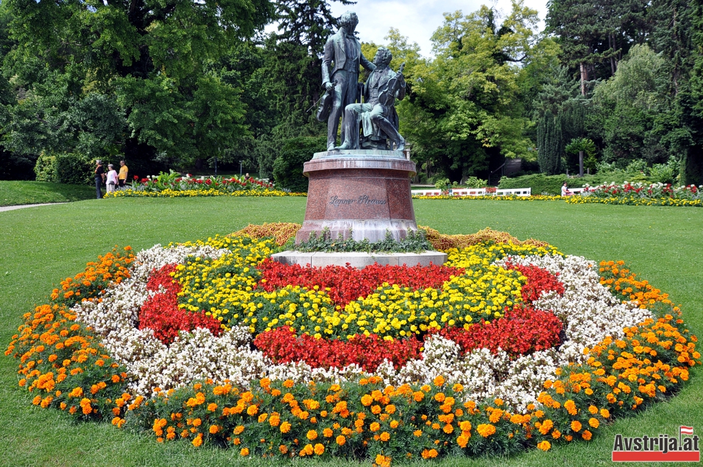 памятник Ланнеру и Штраусу в Бадене, Нижняя Австрия