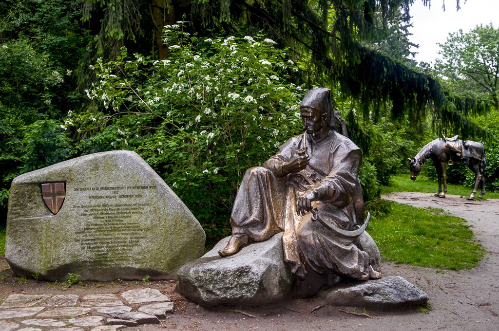 Пам'ятник козакам в парку Тюркеншанцпарк у Відні, Австрія