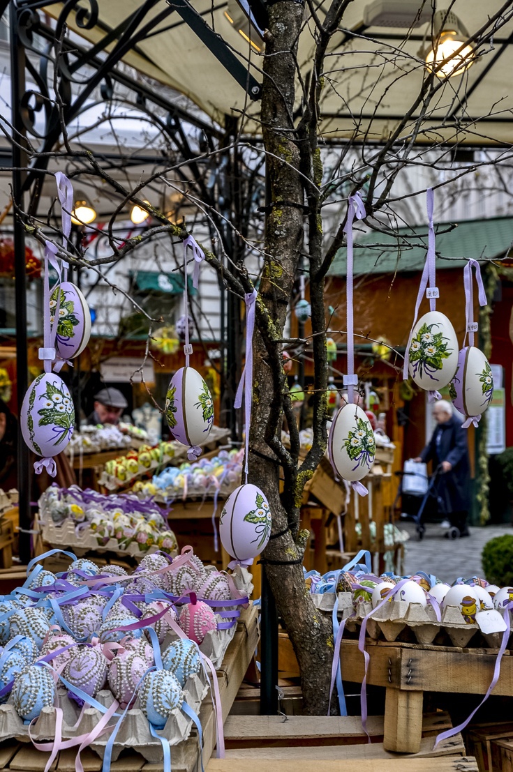 Пасхальные яйца на Старовенском пасхальном рынке, Вена