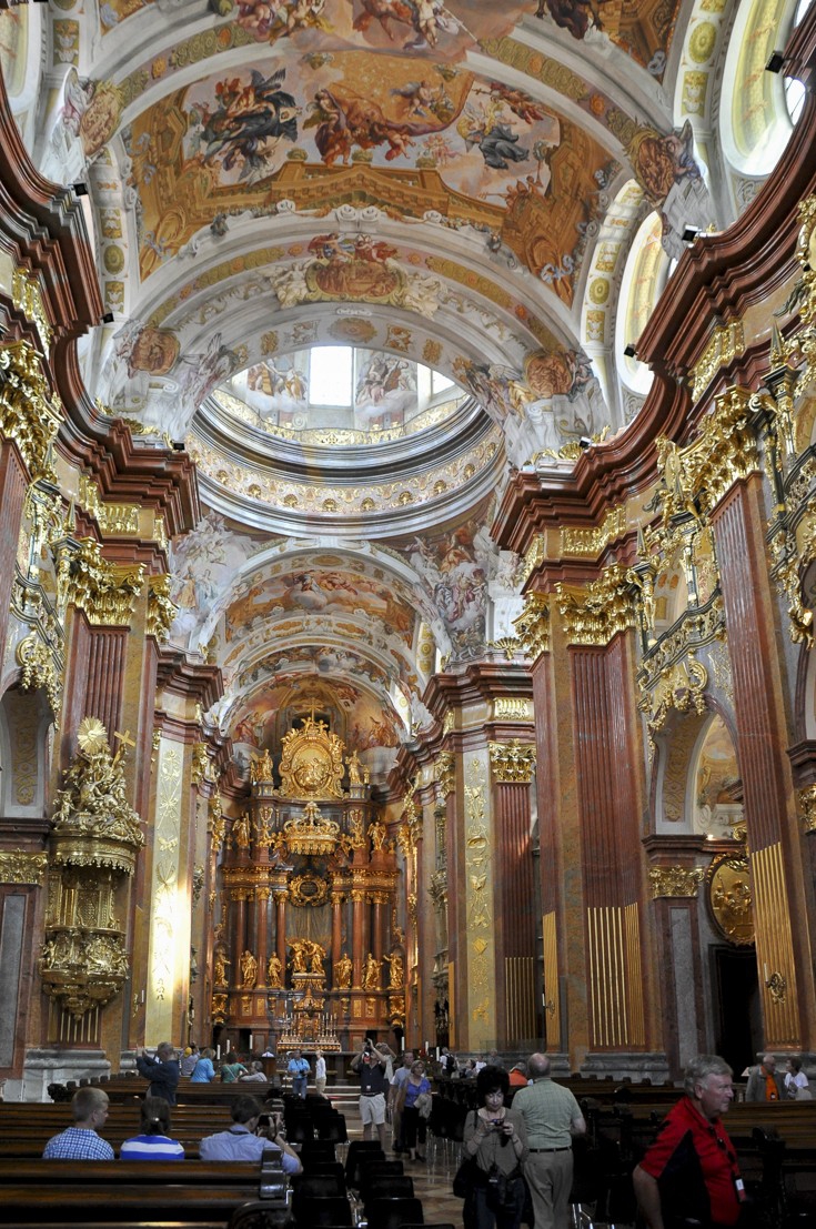 Внутрішнє оздоблення церкви в монастирі Мельк