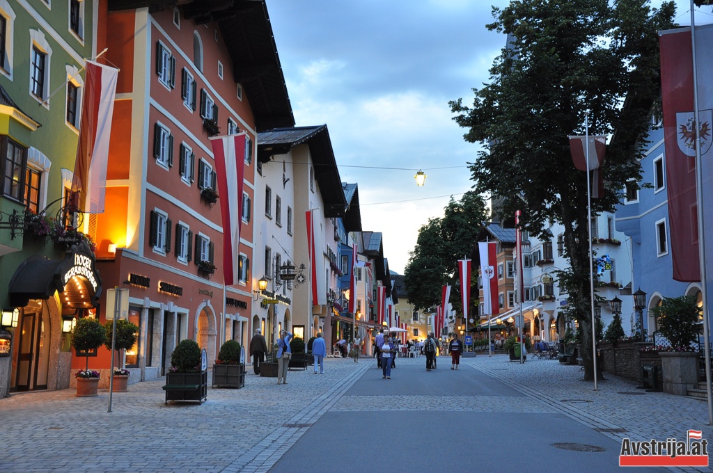 Улица города Китцбюэль, Тироль, Австрия
