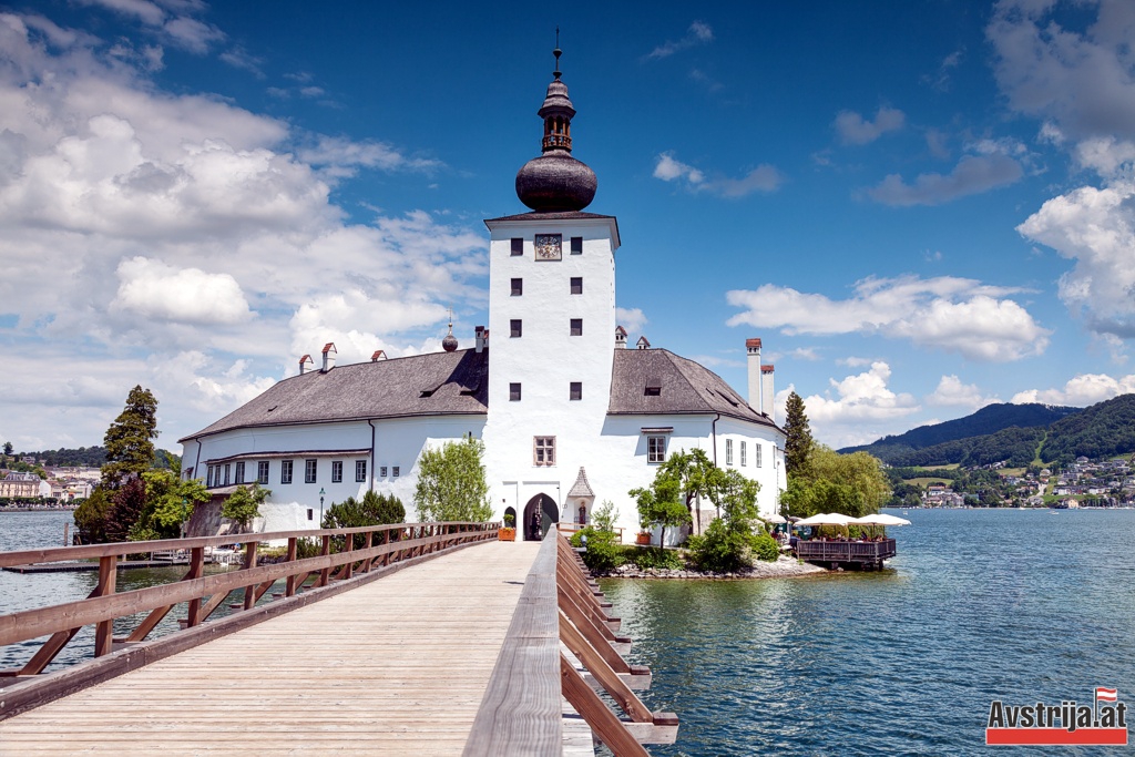 Замок Орт на озере Траунзе в Верхней Австрии