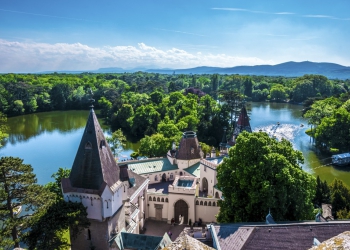 Замок Франценсбург и парк Лаксенбург в Нижней Австрии